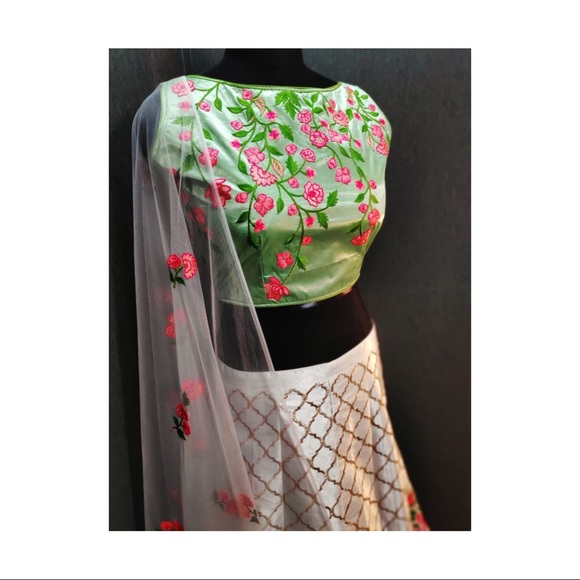 Indian Dresses to channel your inner goddess!! - Picture 3 of 4